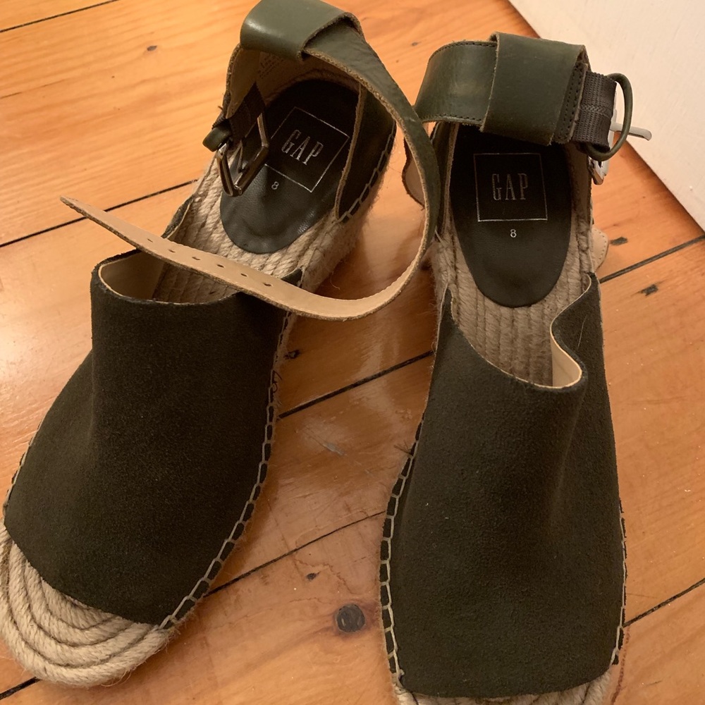Wedge sandals